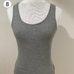 Duluth Women's No-Yank Wireless Built-In Bra Tank - Small